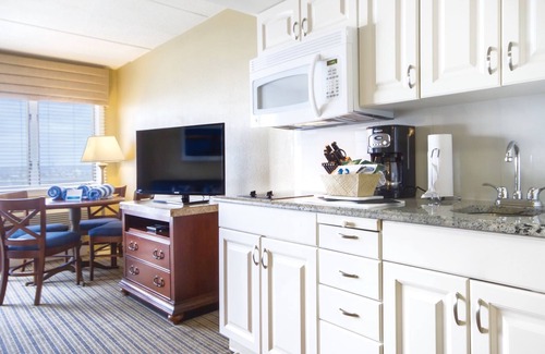 The Point Condo | Ocean Front View! Wyndham Inn on Long Wharf Resort
