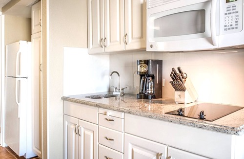 The Point Condo | Ocean Front View! Wyndham Inn on Long Wharf Resort