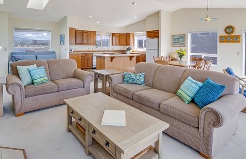 Bayshore House | Ocean Front with Views! Bridge Views! Sandy Beach!