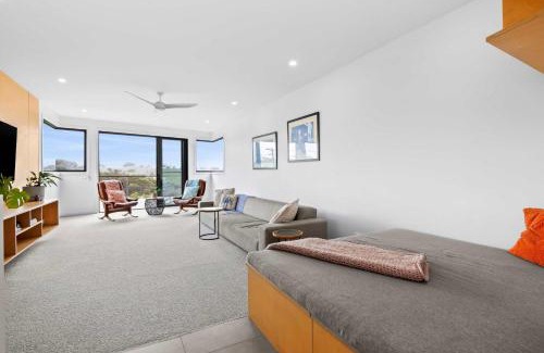 Jan Juc House | Ocean Golf Course and Parkland Views 250m to Sand