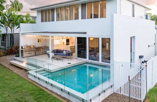 Agnes Water House | Ocean House - 4 BR w/Private Pool - 100m to Beach