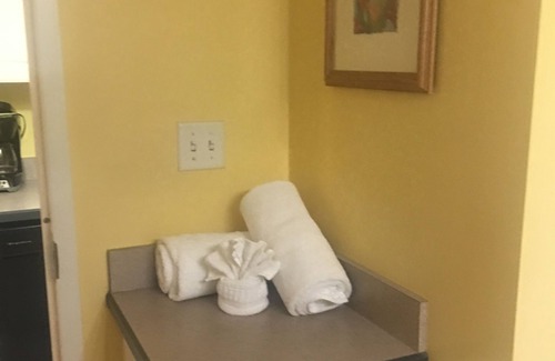 Northeast Virginia Beach Condo | Ocean Key Resort: 2BR 2BA : Bike & Beach Chair Use