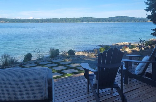 Union Bay House | Ocean Lovers Beach Home.