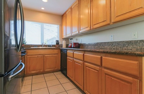 Mission Beach House | Ocean or Bay steps away- Beach House with charm and comfort