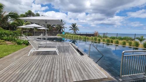Pointe Aux Piments Apartment | Ocean Point Beach Front Apartment