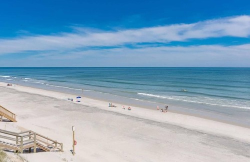 Topsail Beach Condo | Ocean Potion - Oceanfront Queen's Grant Condo with Amazing Views!
