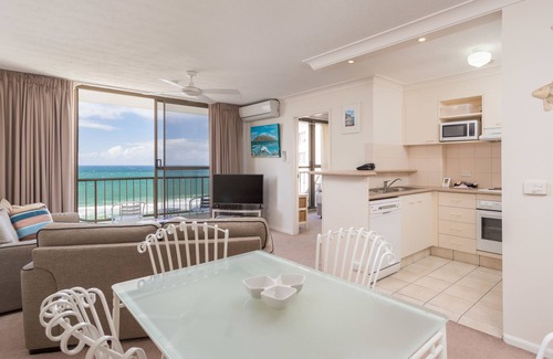 Broadbeach Apartment | Ocean Royale