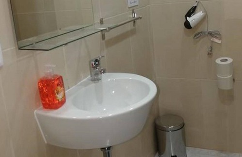 Funchal House | Ocean's 7 in Lagos - Budget Twin Room