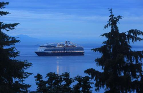 Campbell River Apartment | Ocean's Edge Suite