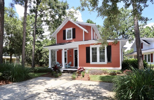 Laurel Grove Cottage | Ocean's Reach Beach home, 2 Golf Carts, 3 BR+Loft, Sleeps 6
