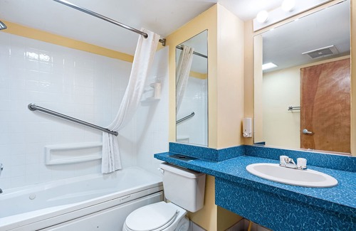 Northeast Virginia Beach Resort | Ocean Sands Resort Oceanfront condo with Oceanfront Balcony!