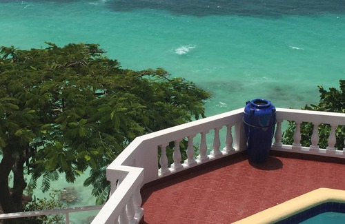 Silver Sands Villa | Ocean side Villa, private pool, private Beach access, full staff