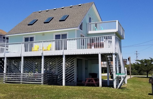 Rodanthe House | Ocean & Sound Views - Dog Friendly - 3BR/2Bath-3 min walk to beach.