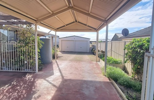 Sinclair House | Ocean St Delight - family home close to beautiful beaches