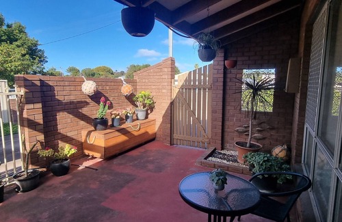 Sinclair House | Ocean St Delight - family home close to beautiful beaches