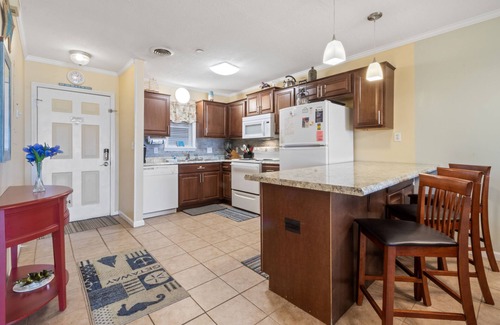 Cherry Grove Beach Condo | Ocean Terrace C3- 3rd Floor Condo with Great Views