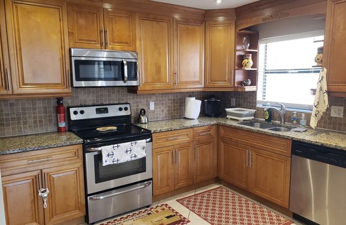 Lantana House | Ocean Vacation Breeze Your best vacation spot only 1 mile to the Lantana Beach.