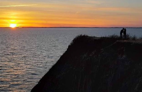 Seal Cove Cottage | Ocean view 3 bdrm cottage near Seal Cove Beach. Full kitchen, sleeps 6.