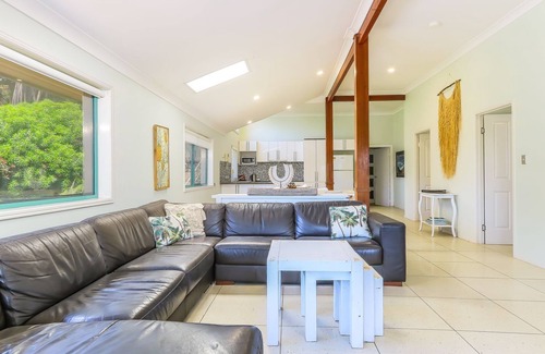 Kingscliff Apartment | Ocean View 3 BED - Spacious Coastal Haven with Stunning Ocean and Park Views