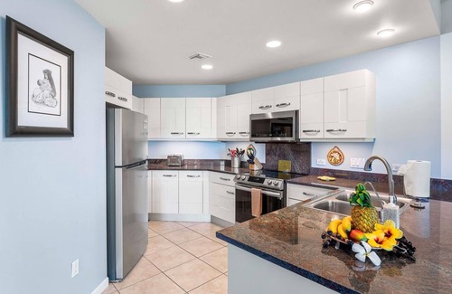 Kahaluu Bay House | 🏖️Ocean View | AC | Work From Hawaii!