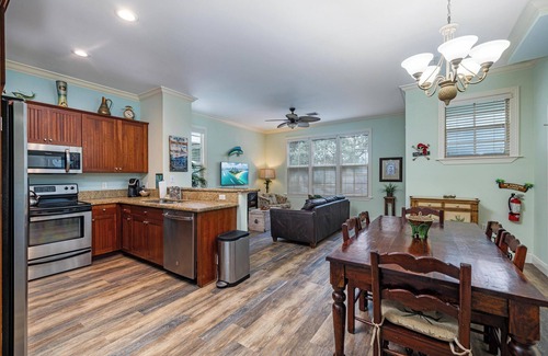 Islamorada House | OCEAN VIEW ANGLERS REEF - POOL, DOCK, BEACH. Walk or Bike to local food + bars