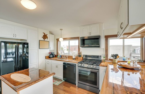 Manset Apartment | Ocean-View Apt in the Heart of Southwest Harbor!