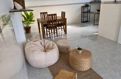 East Ham Tien Beach House | Ocean View Beach House