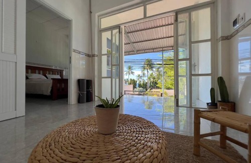 East Ham Tien Beach House | Ocean View Beach House