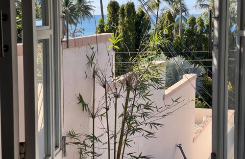 East Ham Tien Beach House | Ocean View Beach House