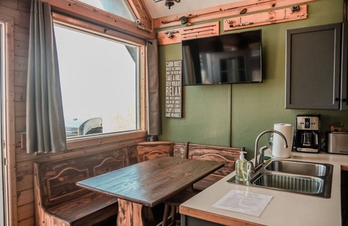 Nikolaevsk Cabin | Ocean-view Cabins on the Anchor Point Bluff