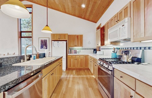 Sea Ranch House | Ocean View, Dog-Friendly Home with Private Hot Tub & Shared Pool