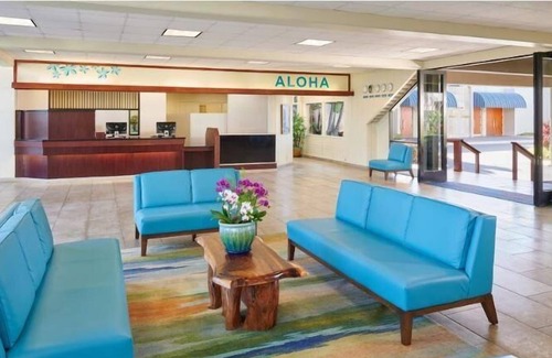 Kahului Apartment | Ocean View Double-Bed Room w/ WiFi, Private Lanai, & Great Views of the Pacific