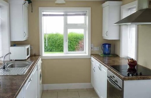 Ballinskelligs Cottage | OCEAN VIEW, family friendly in Ballinskelligs, County Kerry