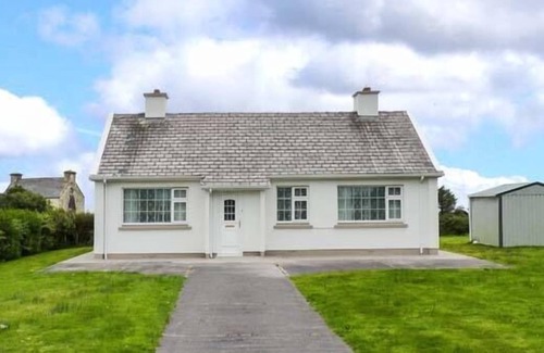 Ballinskelligs Cottage | OCEAN VIEW, family friendly in Ballinskelligs, County Kerry