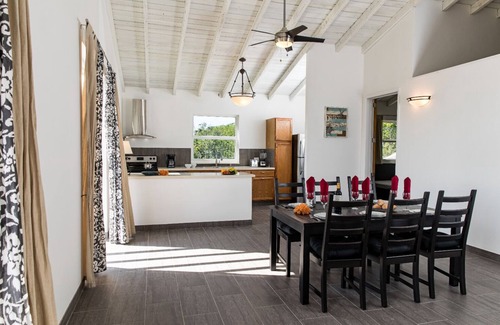 Long Bay Hills Villa | Ocean View - FLAME TREE - 2 BR Villa + Private Pool