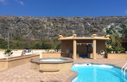 East End House | Ocean view from every room ,quiet neighborhood family friendly.Bluff view