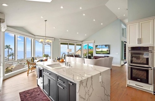 Emerald Bay House | Ocean View, Golf Cart, Elevator, Private, Gated Community, Emerald Bay ⛱🌅
