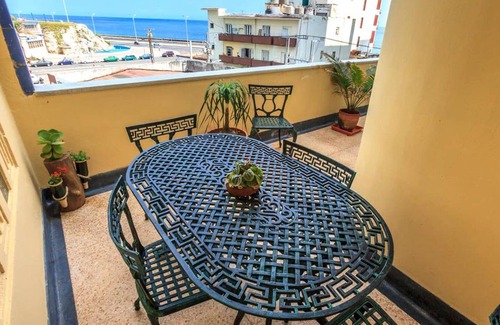 Centro Havana Apartment | Ocean View. Great Location CENTRO HABANA