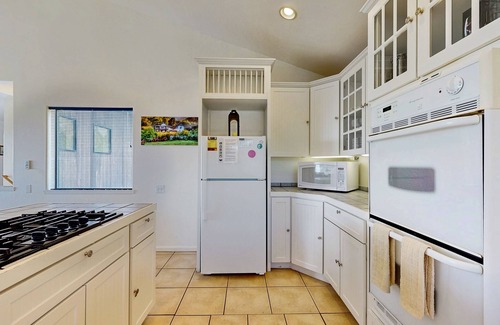 Sea Ranch House | Ocean View Home w/Private Hot Tub, Gas Fireplace, Lovely Decks & Shared Pools