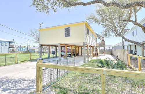 Rockport House | Ocean-view home with fast WiFi, central AC, and private washer/dryer