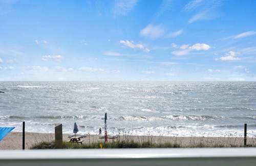 Fort Pierce Hotel | Ocean View Hotel Room with Balcony- King Bed #23