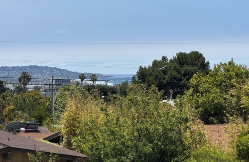 La Jolla Mesa House | Ocean View in PB-La Jolla. Highly Walkable!