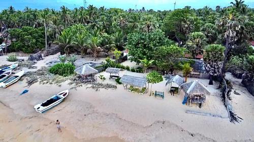 Kudawa Bed & Breakfast | Ocean view kite surfing school