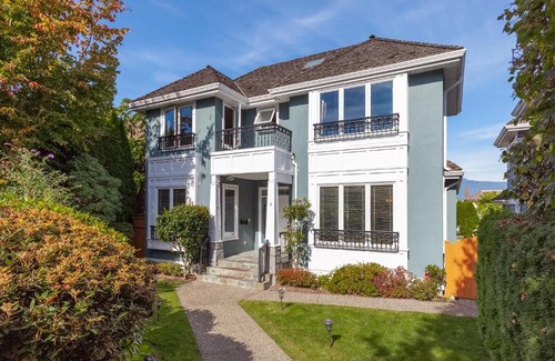 West Point Grey Villa | Ocean View Luxury House/near downtown, beach & UBC