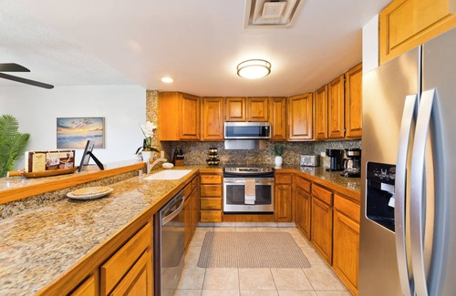 Kahaluu Bay Apartment | Ocean View Magic Sands Beach Condo in Kailua Kona Hawaii