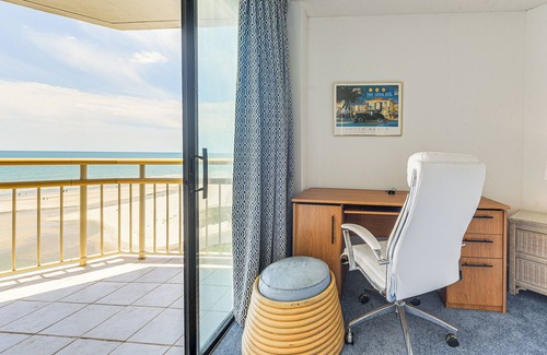Briarcliffe Acres Condo | Ocean View & Pool Access: Condo in Myrtle Beach