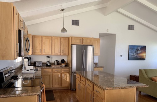 Paia House | Ocean View Retreat – Walk to Town and Beaches– A/C – Fast WiFi - Self Check-In