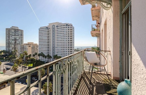 East Village Condo | Ocean View Retro Studio Walking distance to everything!