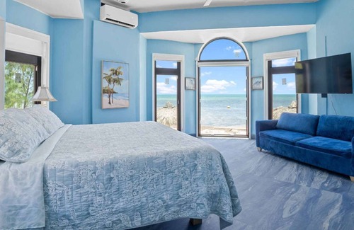 Long Beach Estates House | Ocean View Room Barnacle bed and breakfast