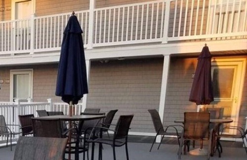 Hampton Condo | Ocean View - Steps to the Beach
